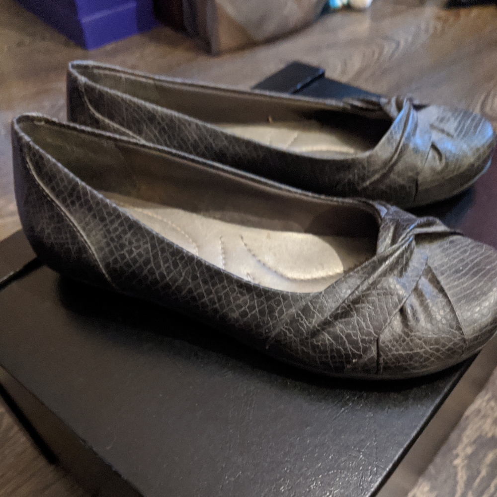 Flats - Picture 2 of 2